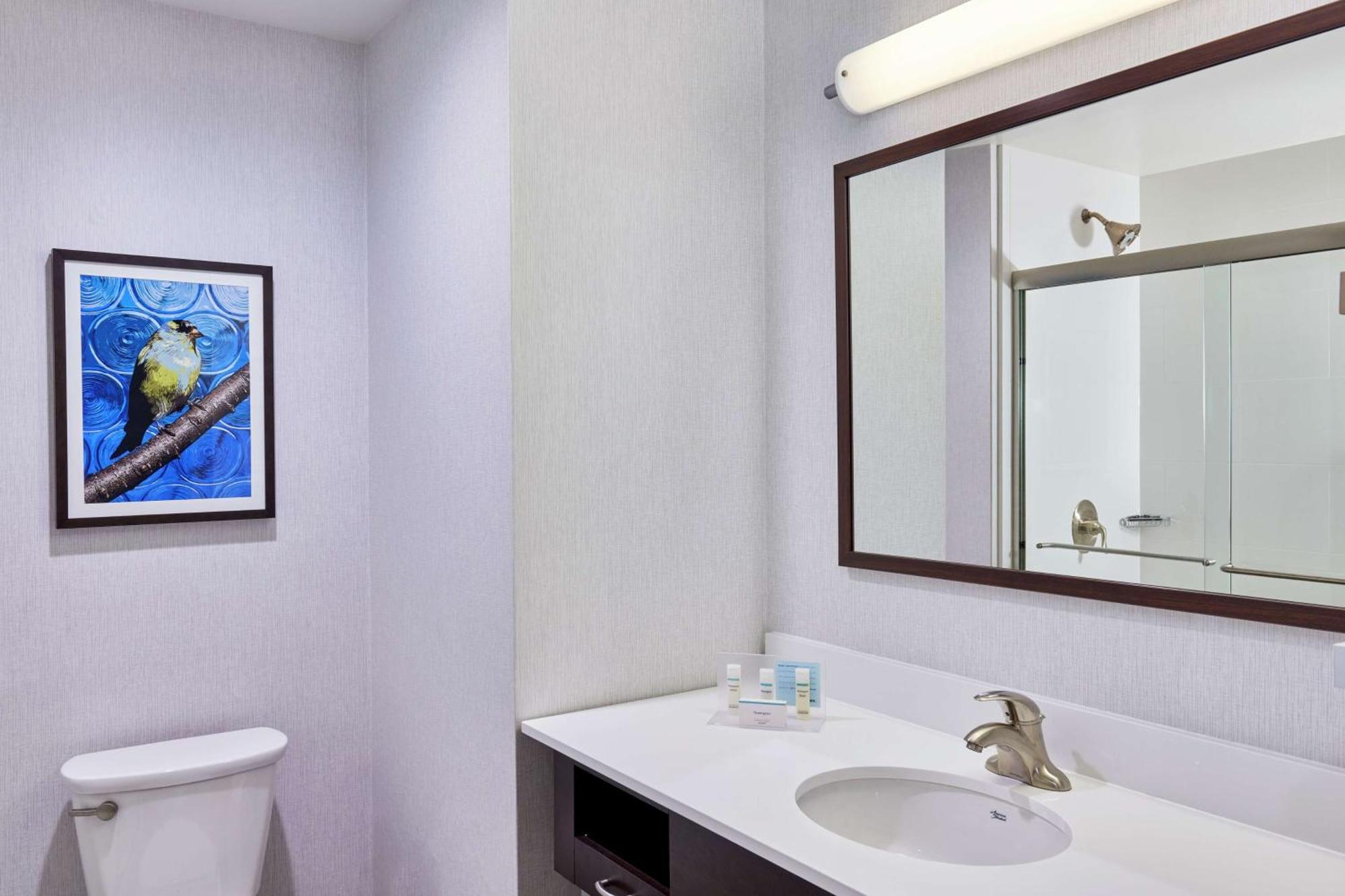 Hampton Inn & Suites Teaneck/Glenpointe Εξωτερικό φωτογραφία
