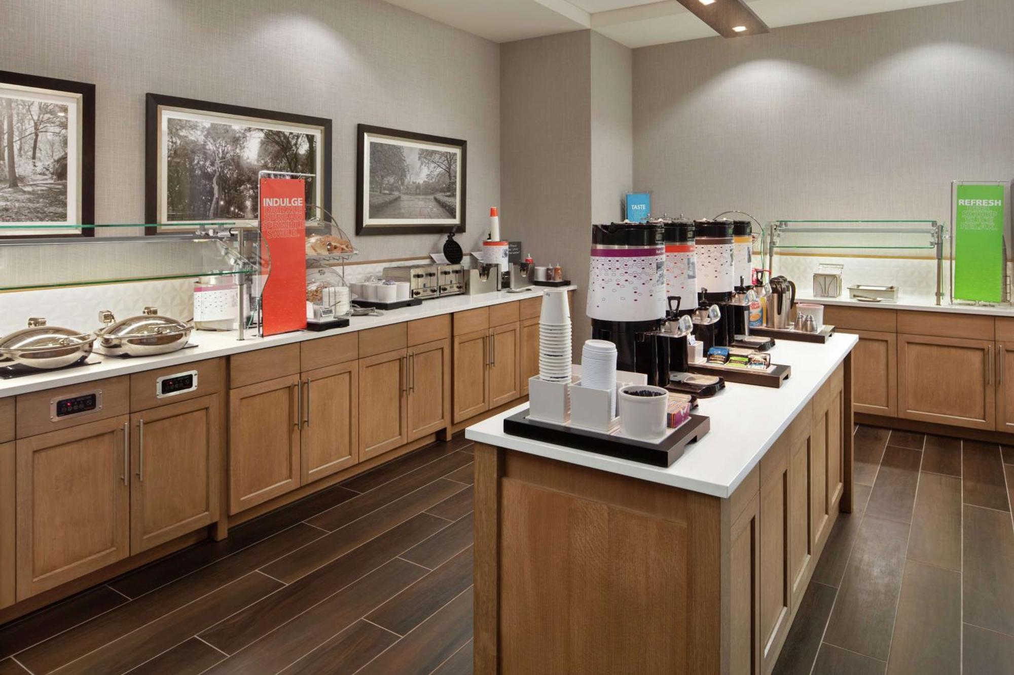 Hampton Inn & Suites Teaneck/Glenpointe Εξωτερικό φωτογραφία
