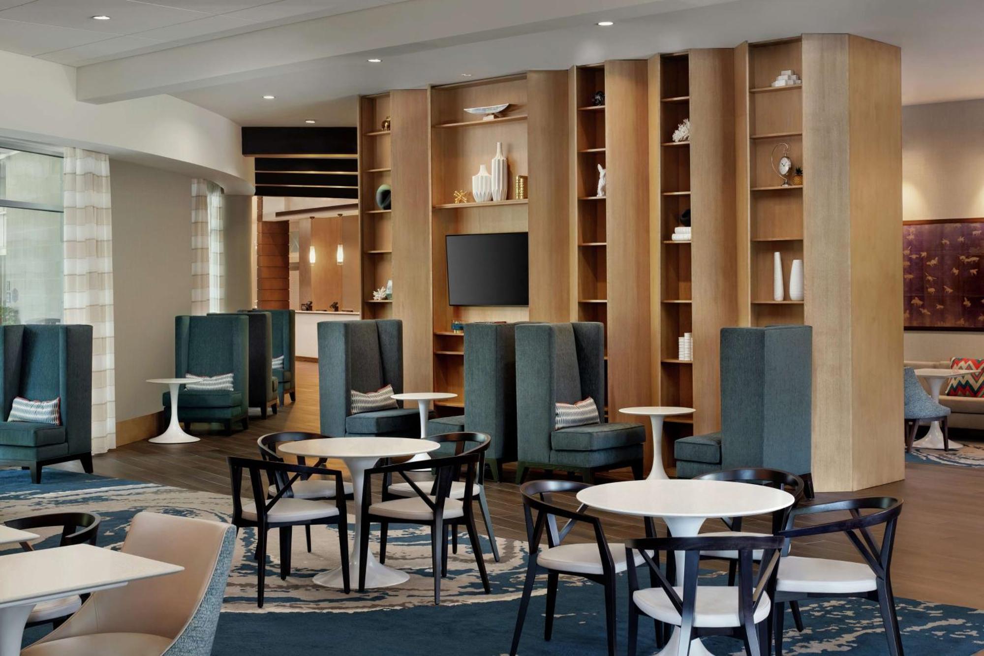 Hampton Inn & Suites Teaneck/Glenpointe Εξωτερικό φωτογραφία
